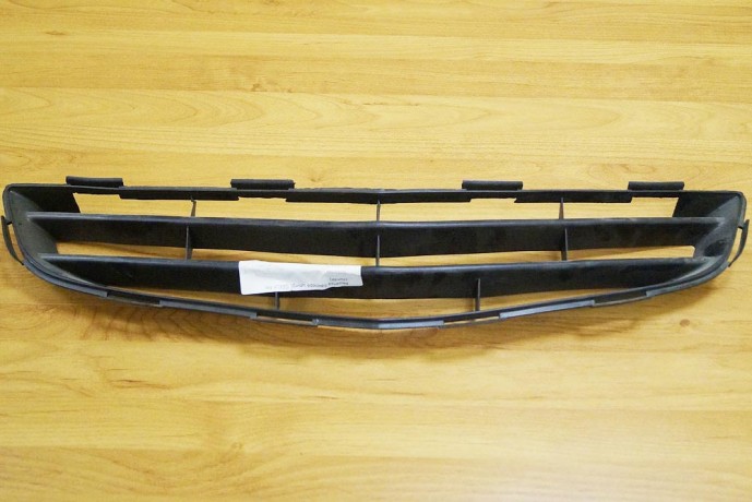 Решетка бампера (центр) Geely MK (1018002986) купить недорого с доставкой в Тула