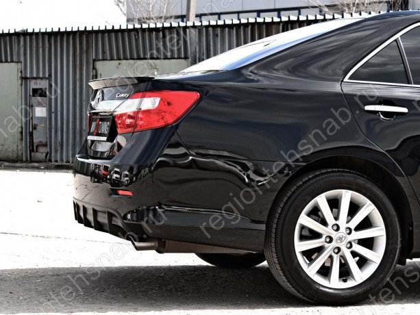 Диффузор заднего бампера var №2 (текстурный пластик) для Toyota Camry XV50 (2012-2014) купить недорого с доставкой в Тула